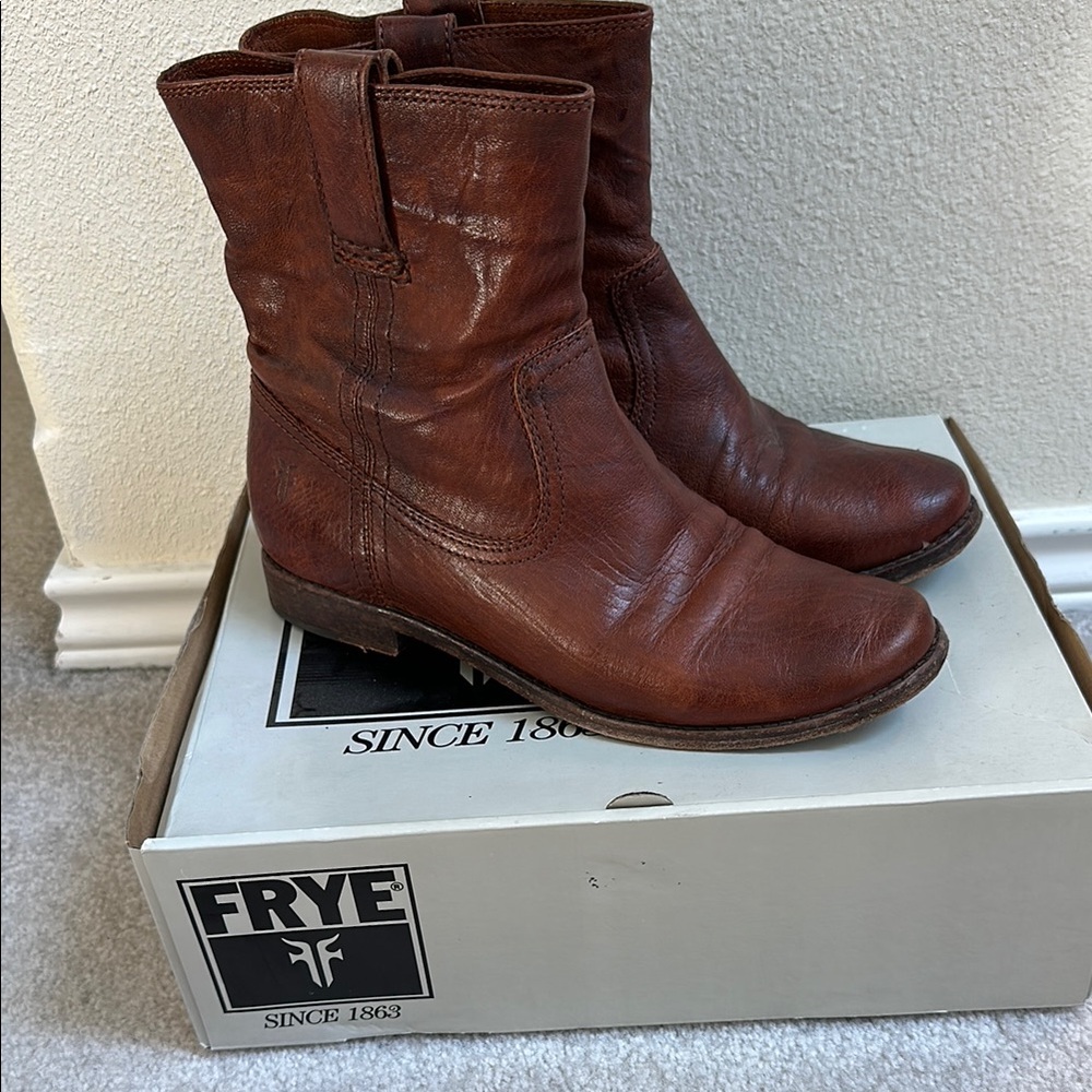 Frye Anna Shortie Boots